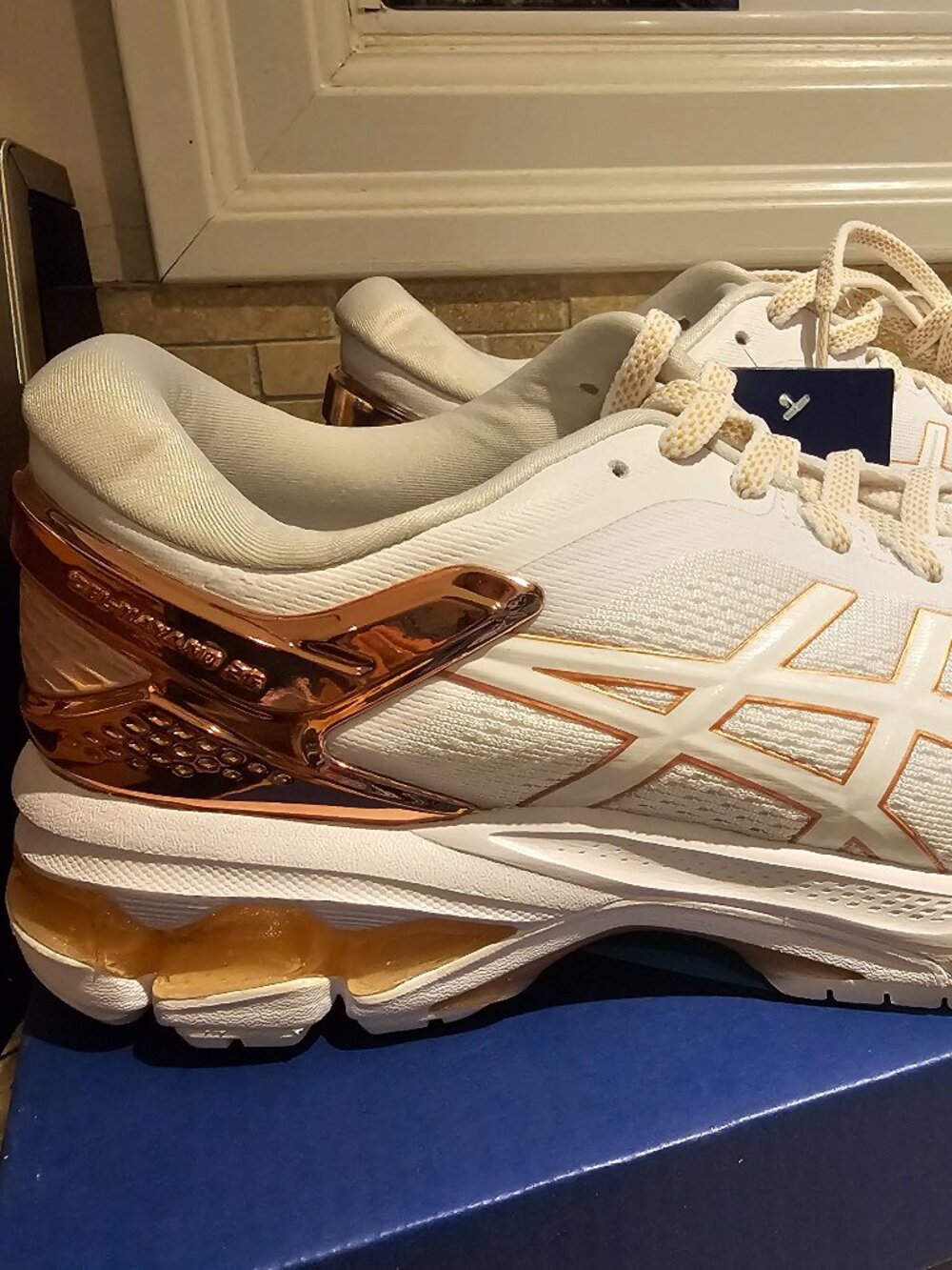 Asics Gel Kayano womens running shoes sz 9 US